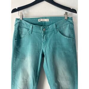 NWOT Levi’s Low Rise Demi Curve Skinny jeans mint condition Size W28 L32